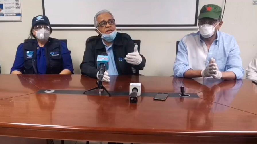 Ministro de Salud Pública anuncia medidas contra COVID-19 en Santiago 