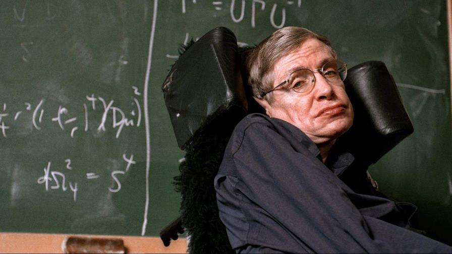 Los documentos de Epstein no revelan presuntos gustos sexuales de Stephen Hawking