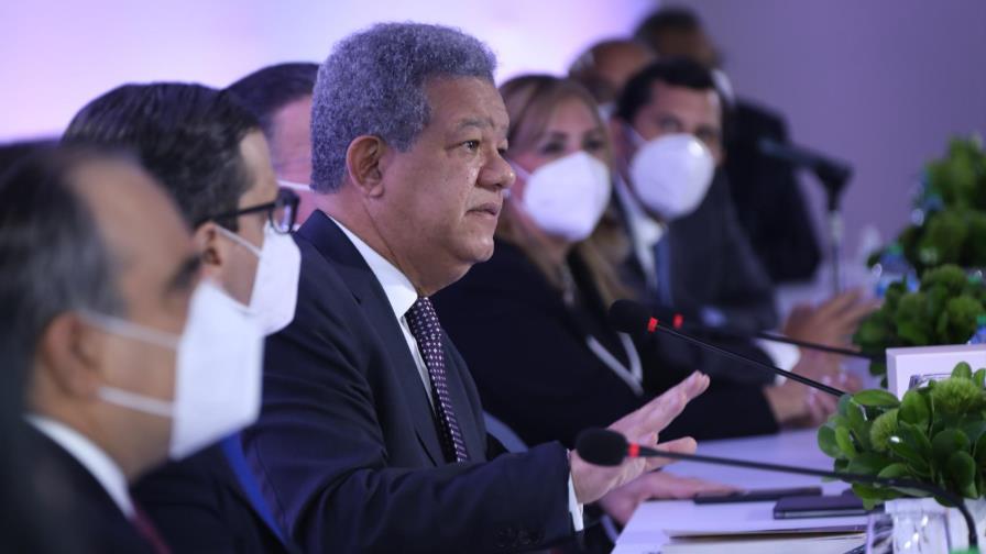 Leonel Fernández: se necesitan 30 mil millones de dólares para recuperar el equilibrio macroeconómico 