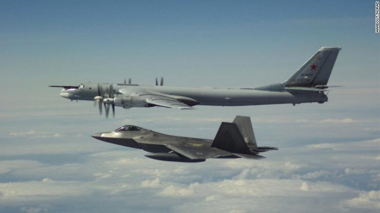 Cuatro bombarderos rusos interceptados cerca de Alaska