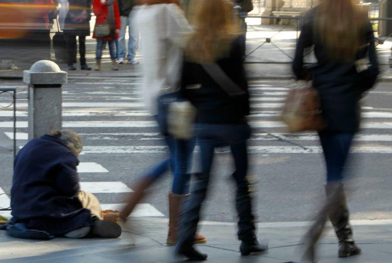 Casi 4,3 millones de españoles viven en pobreza severa, según un informe