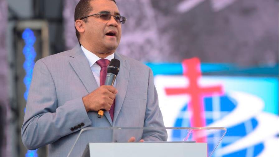 Pastor evangélico dice declaraciones del papa sobre uniones gay busca tapar errores de curas pedófilos