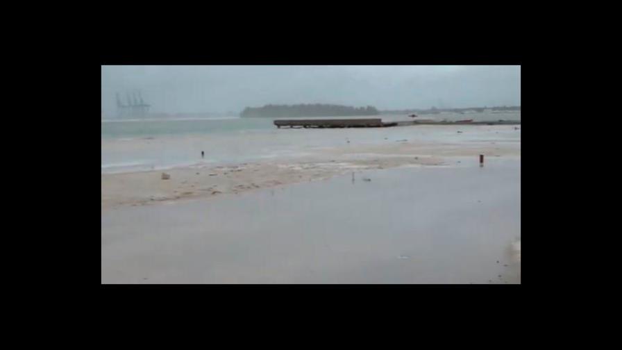 Autoridades prohíben uso de la playa Boca Chica por tormenta tropical Elsa Autoridades prohíben uso de la playa Boca Chica por tormenta tropical Elsa