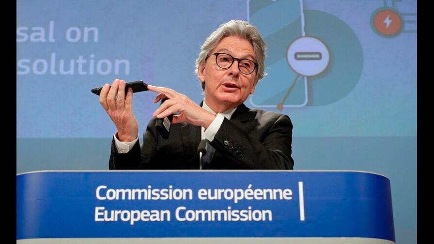 Bruselas propone un único cargador universal para dispositivos electrónicos