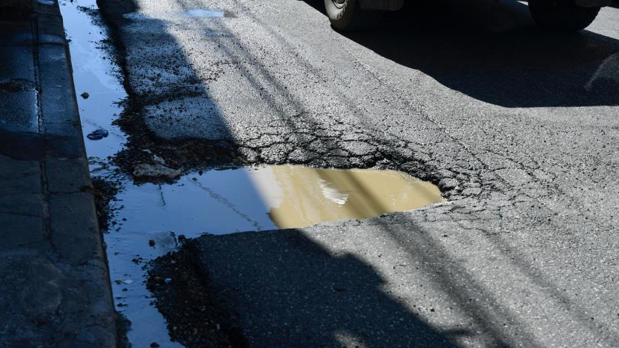 Reclaman intervención de la calle José Reyes casi esquina Mella 
