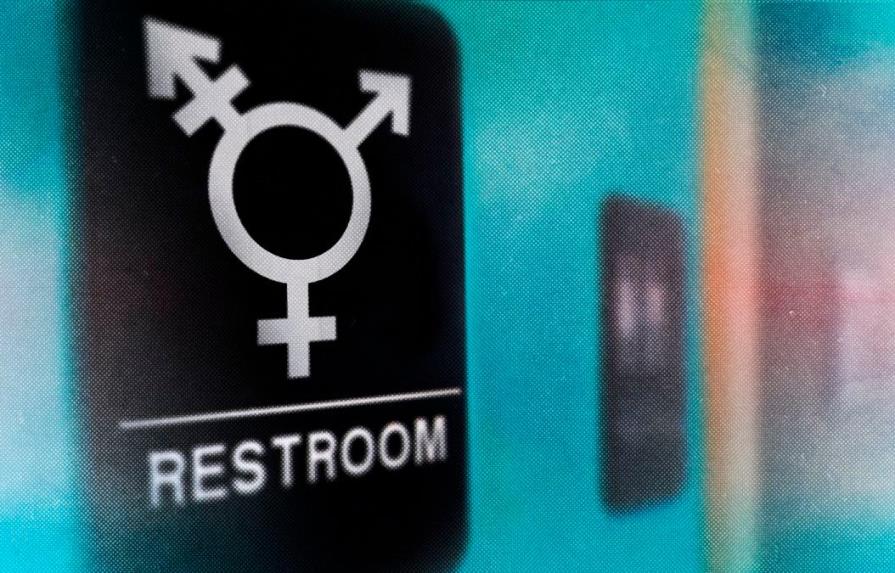 El Supremo de EE.UU. rechaza evaluar el uso del baño de los trans en escuelas