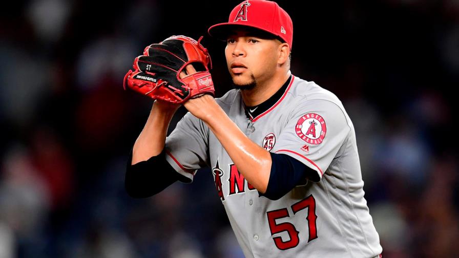 Los Mellizos firman a Hansel Robles por US$2 millones Los Mellizos firman a Hansel Robles por US$2 millones