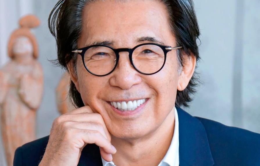 El diseñador de moda Kenzo Takada muere a causa del COVID-19