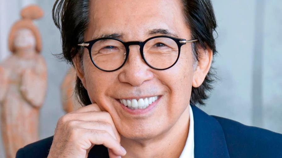 El diseñador de moda Kenzo Takada muere a causa del COVID-19 El diseñador de moda Kenzo Takada muere a causa del COVID-19