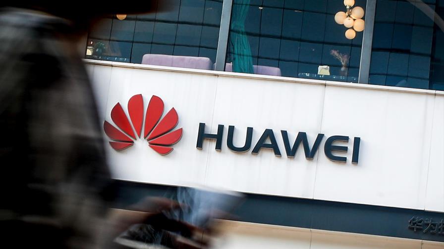 Rechazan demanda de Huawei contra veto para negociar con agencias de EE.UU.
