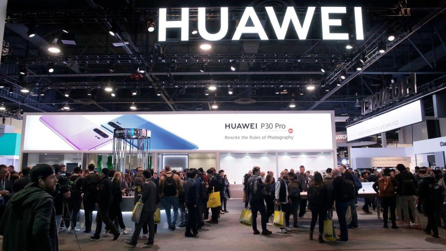 EEUU debería comprar acciones de Nokia o Ericsson para enfrentar a Huawei, dice fiscal general