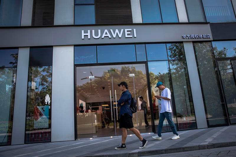 EE.UU. dice que Huawei creó “puerta trasera” en móviles para espionaje chino
