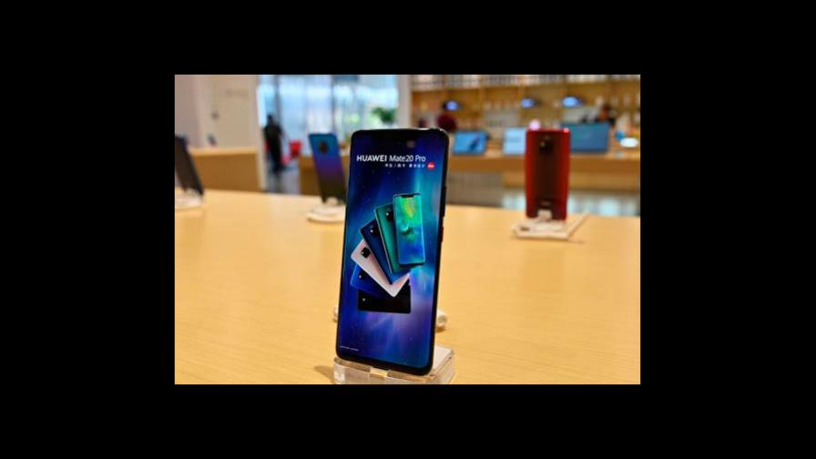 Estados Unidos dice que Huawei creó “puerta trasera” en móviles para espionaje chino