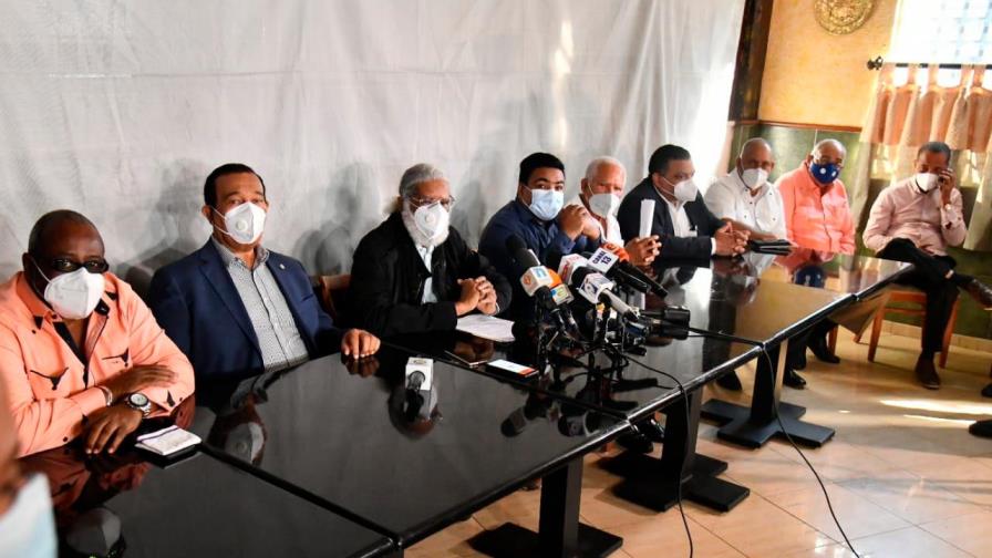 Empresarios del transporte reclaman miles de millones por impuesto al galón de combustibles 