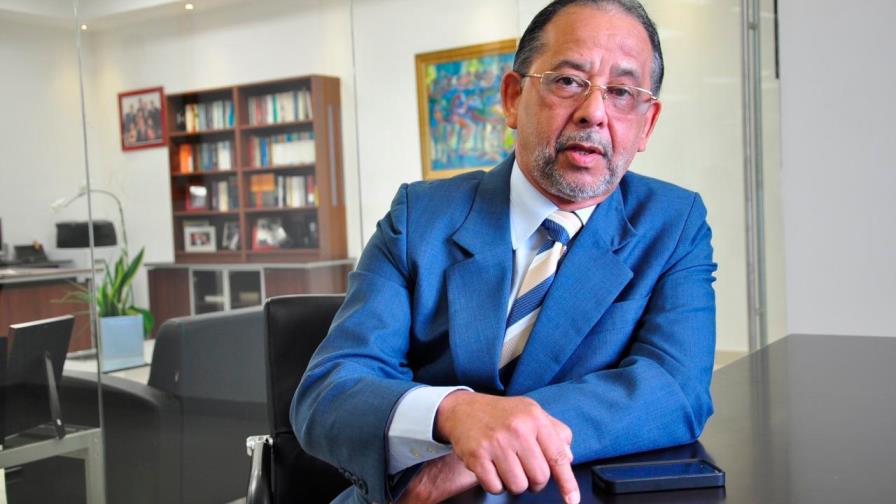 Huchi Lora le responde a Iris Guaba Huchi Lora le responde a Iris Guaba