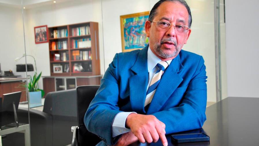 Huchi Lora explota contra personas que estaban este jueves en Boca Chica Huchi Lora explota contra personas que estaban este jueves en Boca Chica