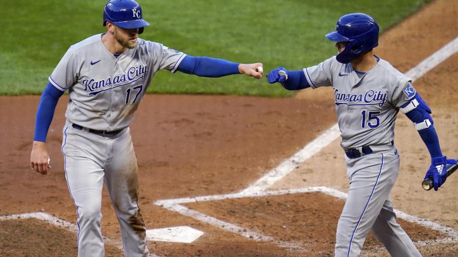 Merrifield y Bubic llevan a Reales a triunfo sobre Mellizos