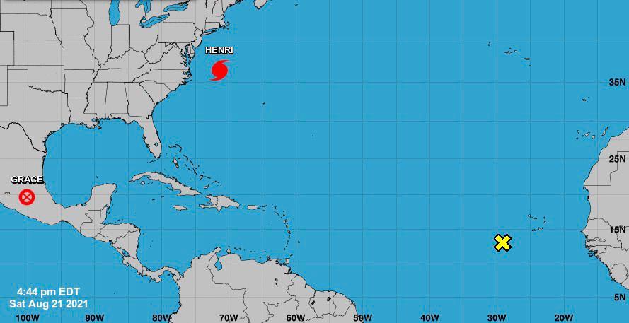 El huracán Henri acelera la velocidad en su avance hacia el noreste de EE.UU.