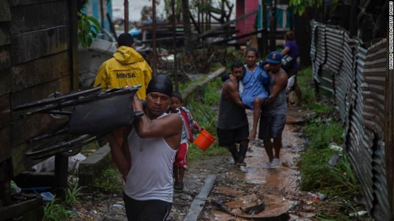 El huracán Iota comienza a causar estragos en el Caribe norte de Nicaragua