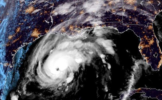El huracán Zeta toca tierra con categoría 2 en Luisiana