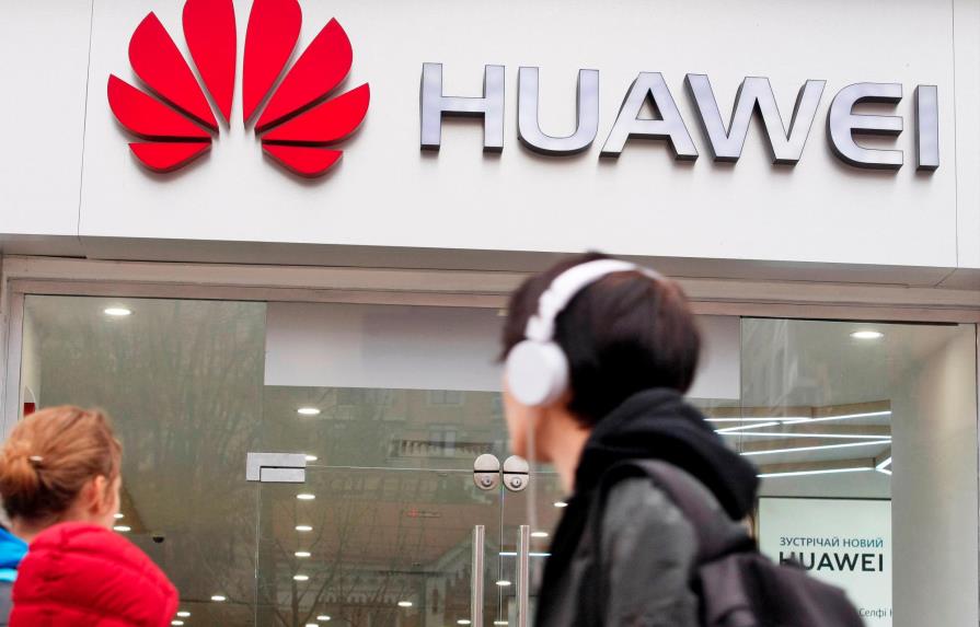 EEUU expide licencia de 90 días para los productos vetados de Huawei