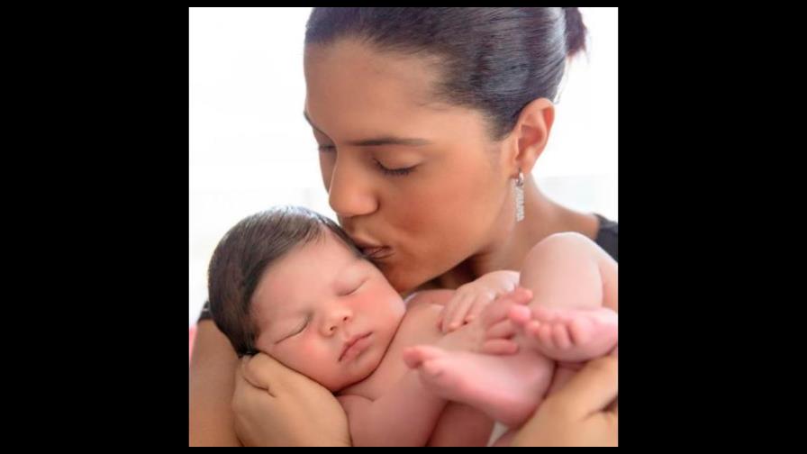 Francisca pública foto con su hijo Gennaro, y derrite a famosos y fanáticos