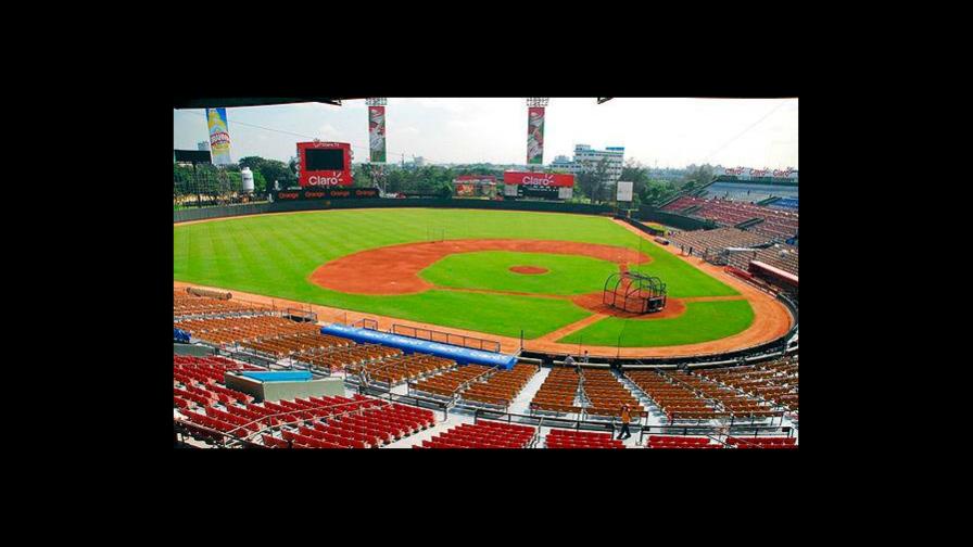 Fanáticos podrán aparecer en pantalla gigante del Quisqueya en los partidos del Licey Fanáticos podrán aparecer en pantalla gigante del Quisqueya en los partidos del Licey