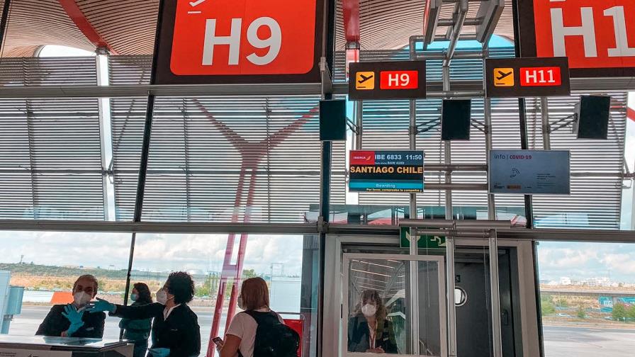 Grupo aéreo IAG reduce pérdidas a 1,067 millones de euros hasta marzo