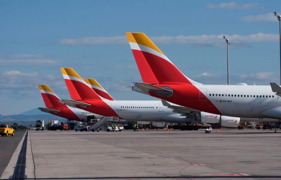 Iberia reanudará en julio un 20% de sus vuelos de corta y media distancia