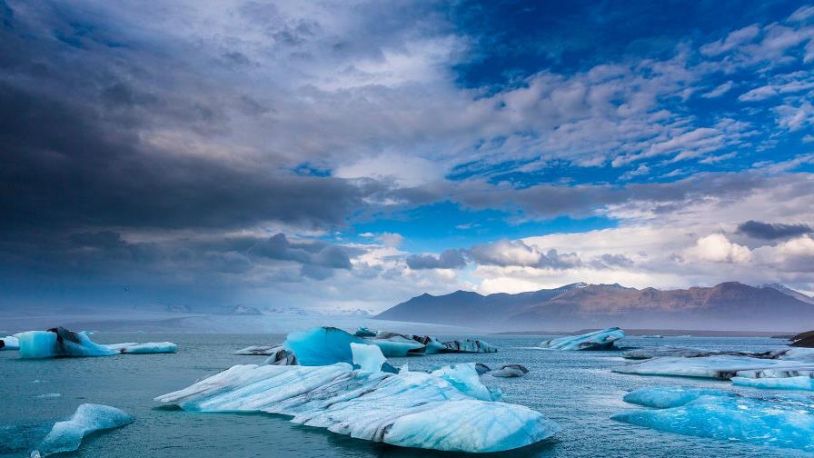 Los glaciares han perdido hielo en todas las regiones polares desde el 2000