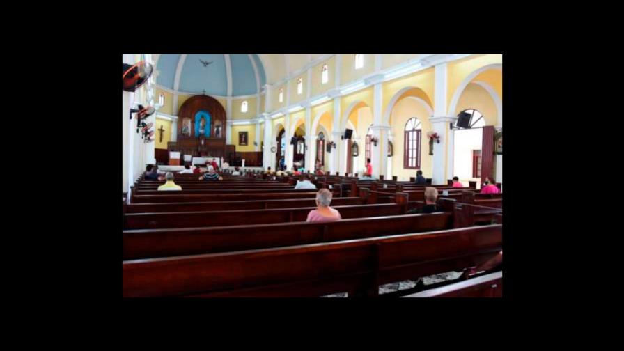 Nuevo protocolo obliga a las iglesias a desinfectar sillas y objetos litúrgicos