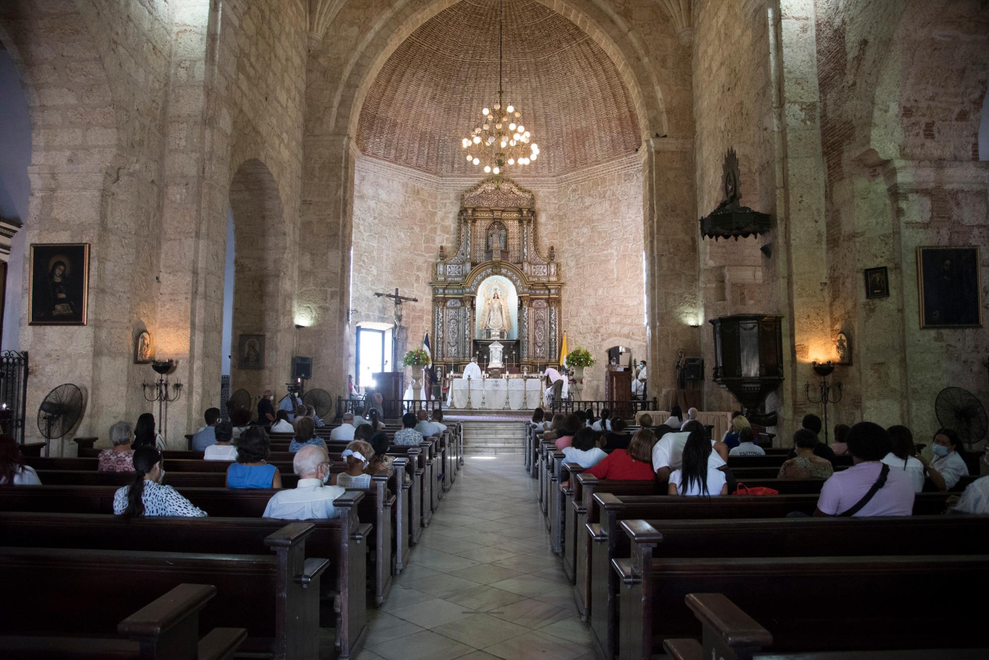 Asistió un poco mas del 30% de la capacidad de la iglesia.