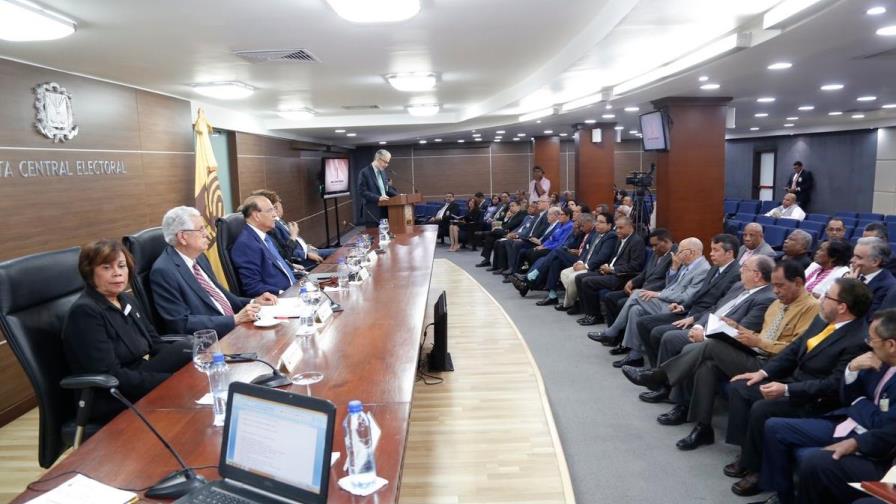 Partidos respaldan primarias abiertas en coalición ante JCE