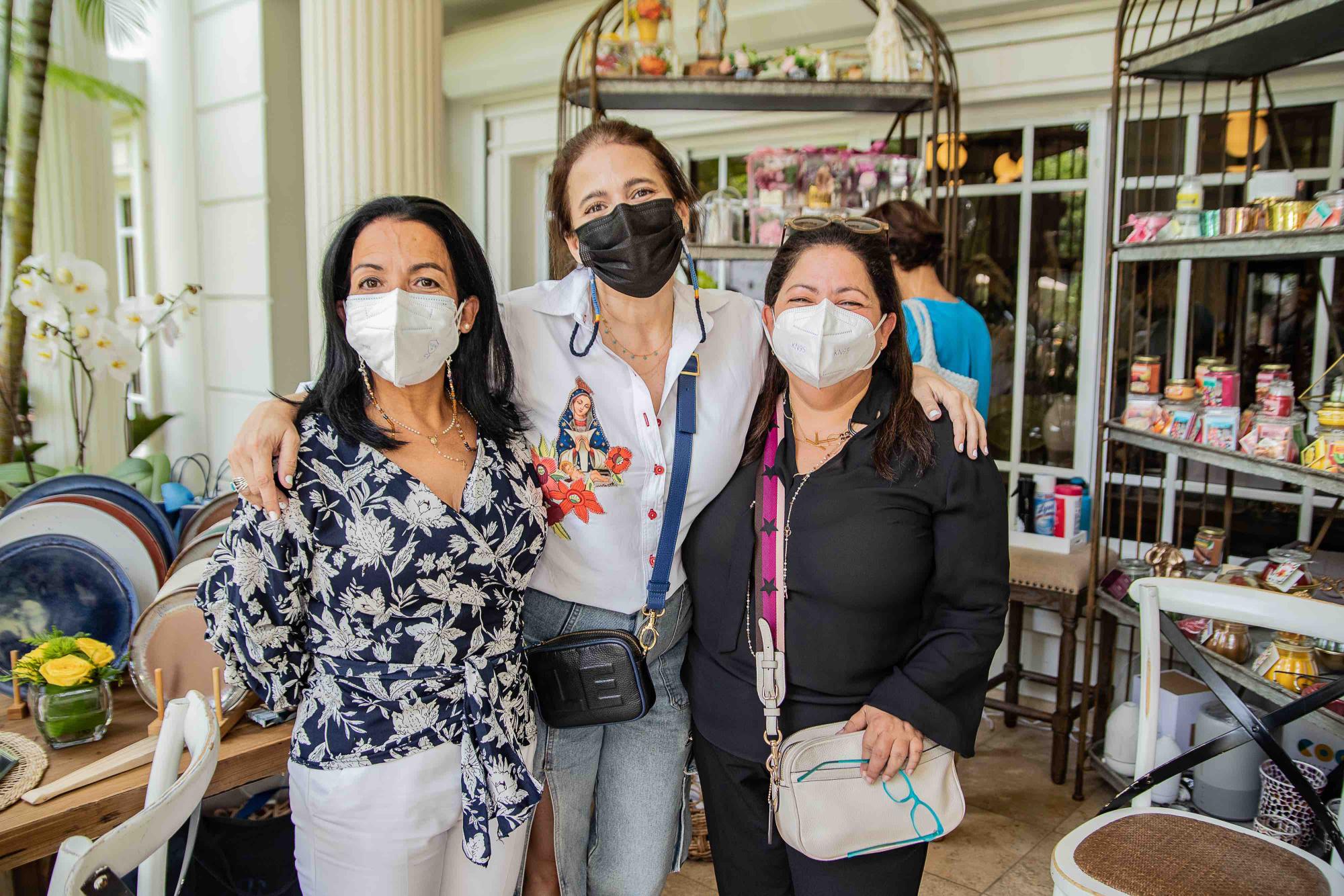 Wendy Borrel, Laura Espinal y Karen Borrell. (Fuente externa)