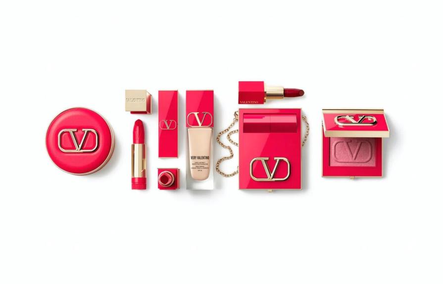 Valentino lanza su primera colección de maquillaje