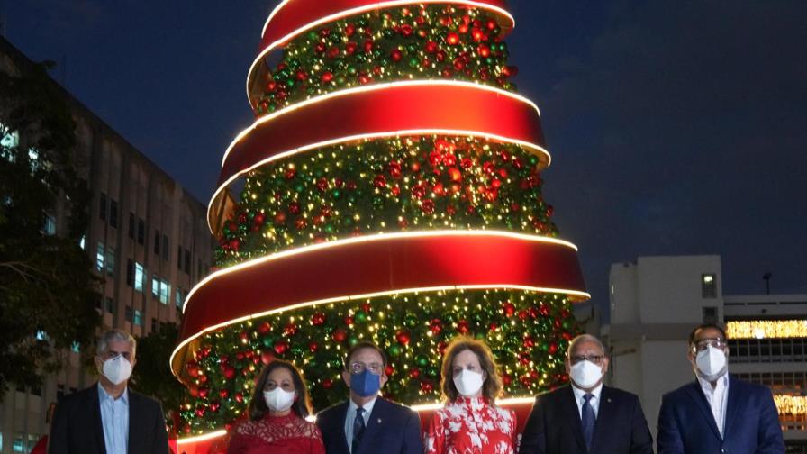 El Banco Central enciende su árbol de Navidad