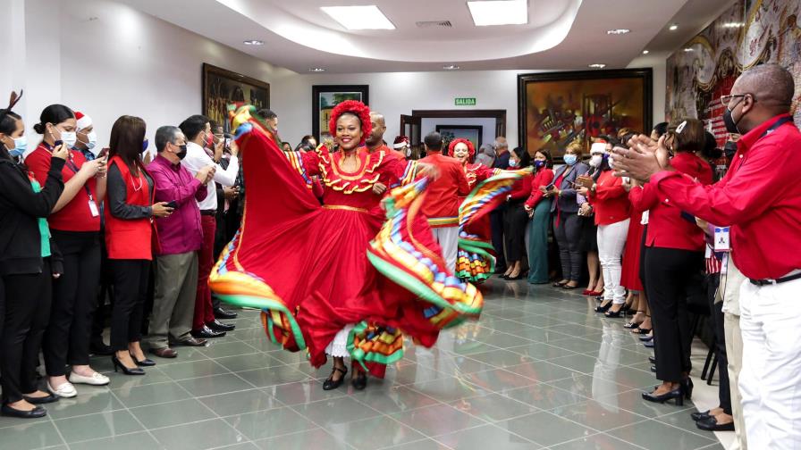 Tesorería Nacional le da la bienvenida a la Navidad a ritmo de villancicos