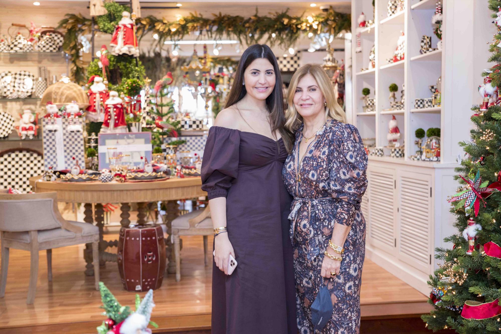Lía y Mayra Pellerano.