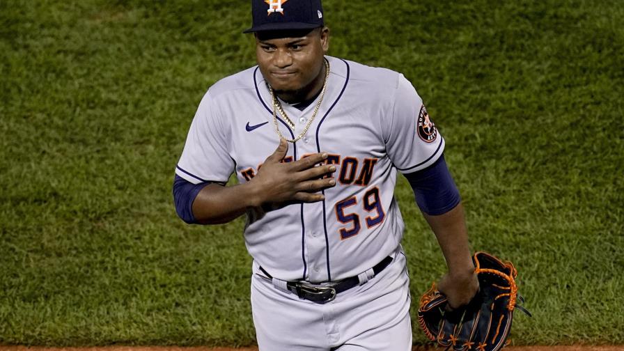 Valdez cubre ocho innings y Astros toman ventaja ante Boston