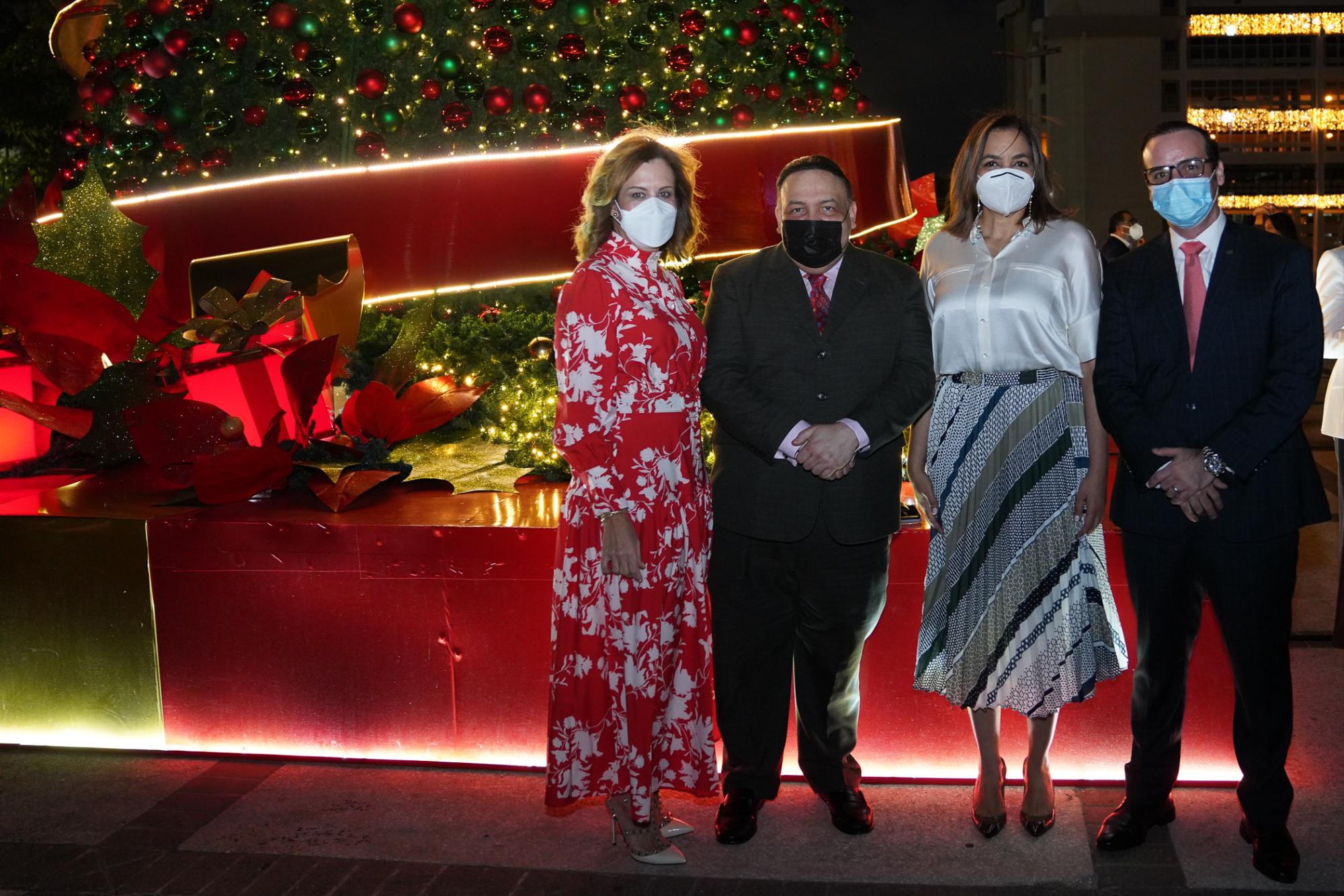 Clarissa de la Rocha, Miguel Reyes, Olga Morel y Ramón González.