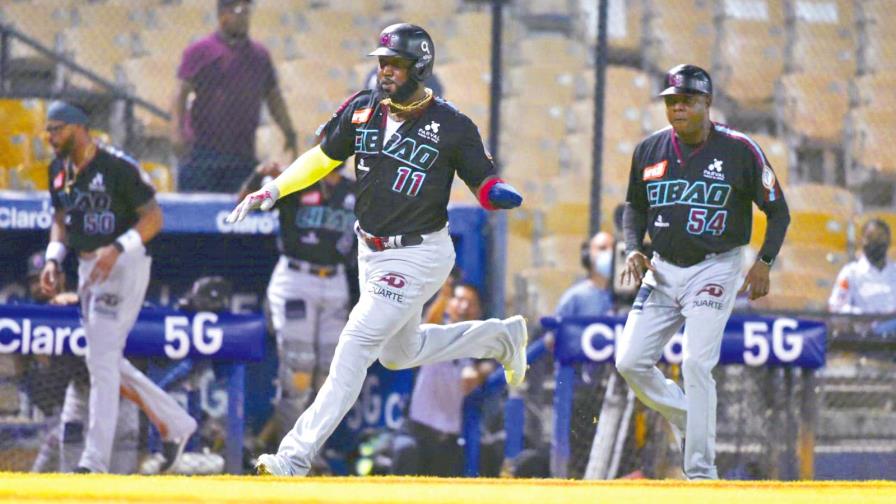 Marcell Ozuna es el líder de jonrones de la pelota dominicana