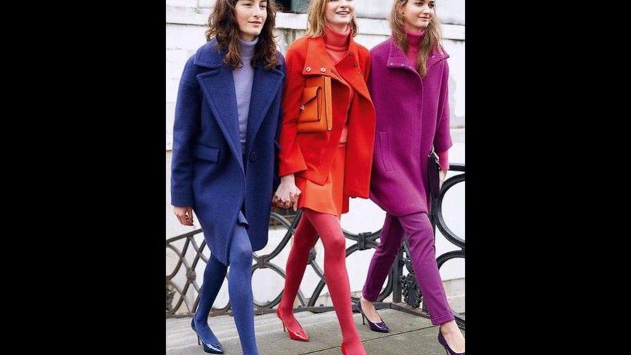 Atuendos monocromáticos, el it de la temporada