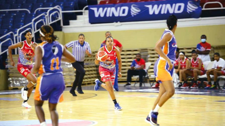 Jugadoras salen a reforzar y otras van a academias en España Jugadoras salen a reforzar y otras van a academias en España