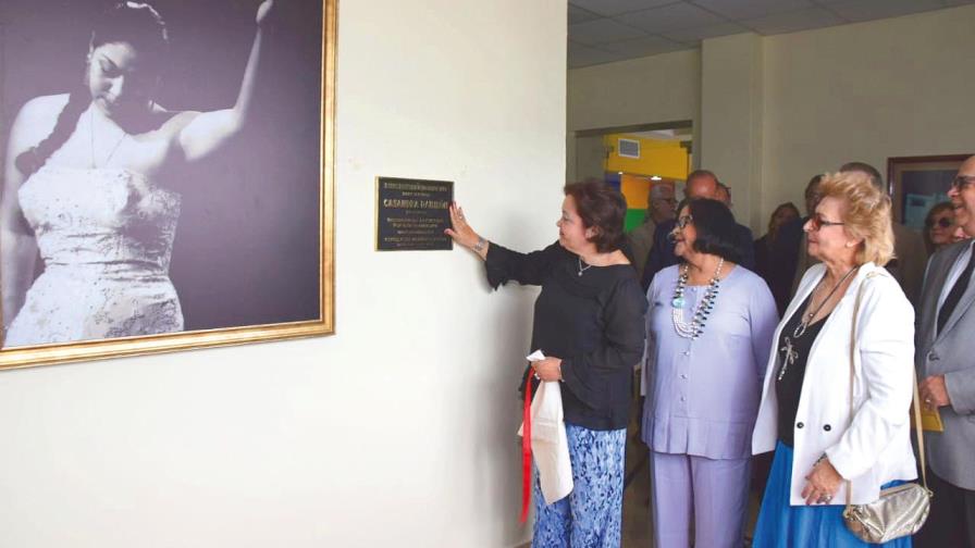 CRTV honra a Casandra Damirón; harán concierto