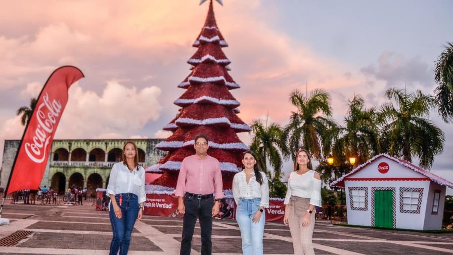Coca-Cola enciende su tradicional árbol de Navidad en la Zona Colonial Coca-Cola enciende su tradicional árbol de Navidad en la Zona Colonial