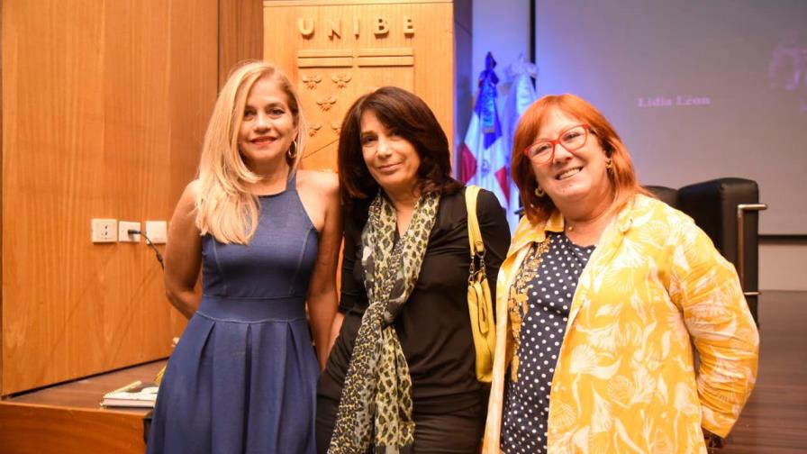 Conferencia sobre la Bienal de Venecia en honor a Lidia León Conferencia sobre la Bienal de Venecia en honor a Lidia León