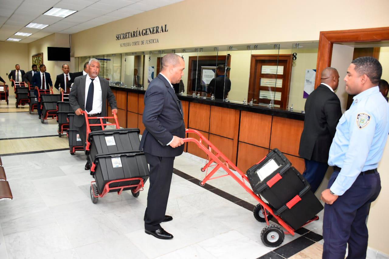 Cajas de documentos que contienen la acusación y pruebas del caso Odebrecht