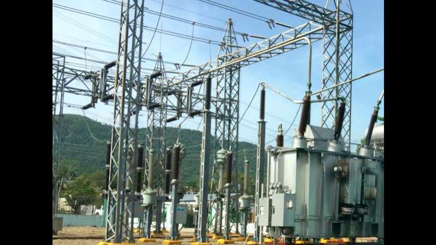 Fuego afecta subestación eléctrica y deja sin energía a más de seis mil usuarios en Puerto Plata
