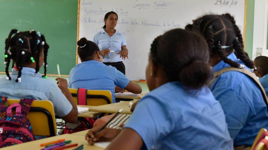Valoran aprobación de 211 libros de texto; Educa considera era una deuda con estudiantes Valoran aprobación de 211 libros de texto; Educa considera era una deuda con estudiantes