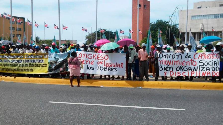 Denuncian que extrabajadores cañeros mueren sin recibir sus pensiones 